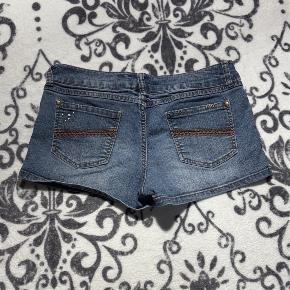 VTG 00s/Y2K TRUCE blue denim‎ embroidered washed pre-distressed short shorts